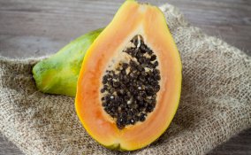 frutta papaya dieta salute donna