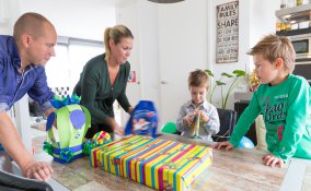 papà mamma regali bambino acquisto doni