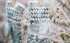 lana guanti inverno bucato conservare proteggere 