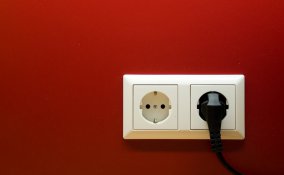 casa corrente elettricità prese lavori scossa rischi cavi elettrici 