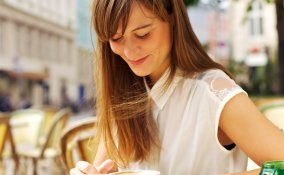 donna sorriso natura