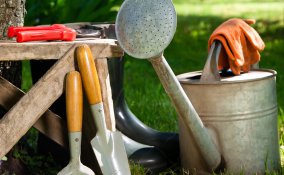 attrezzi-giardinaggio-piante