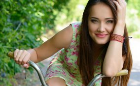 bicicletta dimagrire sport donna fisico