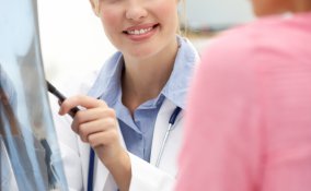 dottore medico ginecologo consulenza infezioni 