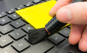 pulizia polvere computer ventole aria compressa