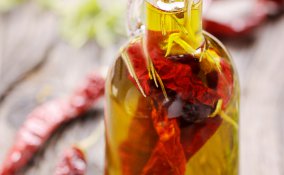 come preparare l'olio piccante fai da te