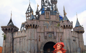 Dismaland, il parco tematico di Banksy, diverte o spaventa i bambini?