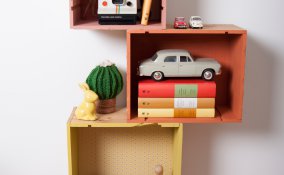 Realizzare degli scaffali con le casse di vino