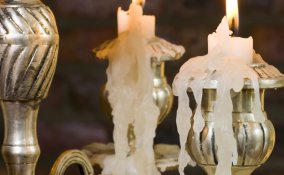 togliere le macchie di cera