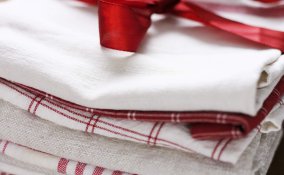 Come eliminare le macchie difficili dalle tovaglie