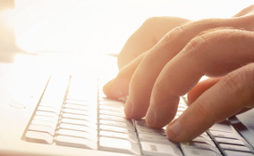 Il galateo del web: i comportamenti giusti da avere sui social network