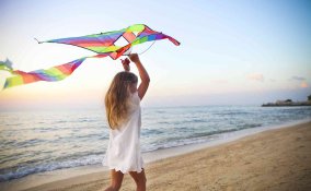 Come costruire un aquilone di carta per bambini