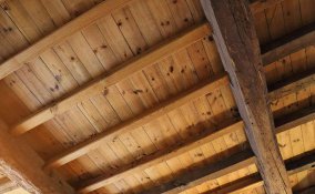 come pulire il soffitto