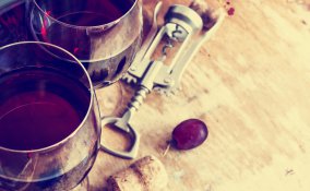 Come togliere macchie e bruciature sul legno