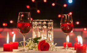 cena romantica, lume candela, tavola