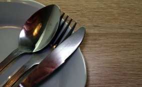 pulire posate argento patina opaca, pulire posate argento annerite, pulire posate argento, come pulire l'argento ingiallito