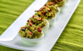 uova ripiene, ricette primaverili, avocado