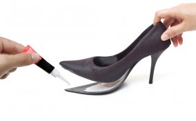 scarpe scollate, aggiustare scarpe