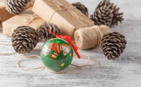 palline natale decoupage, decorare palline natale, palline natale polistirolo