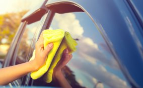 come pulire vetri macchina, pulire vetri macchina senza lasciare aloni