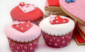 cupcake romantici pasta di zucchero, cupcake san valentino pasta di zucchero