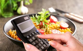 calcolatrice, piatto