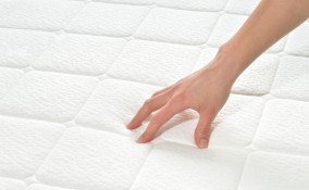 come pulire materasso da pipì, come lavare materasso da pipì, togliere macchie urine