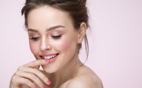 trucco, viso arrossato screpolato, sole