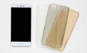 pulire cover ingiallite, rendere trasparente cover ingiallita