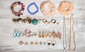 ordinare gioielli, sistemare gioielli, organizzare gioielli