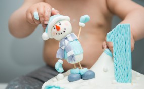 torte con pupazzo di neve, pupazzo di neve pasta di zucchero