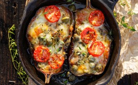 melanzane ripiene vegetariane, verdure, mozzarella