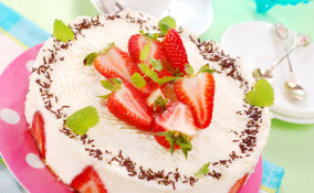 torte compleanno decorate panna, torte decorate panna