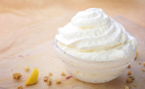 come montare panna a mano senza frusta, come montare panna a mano, come montare panna senza frusta