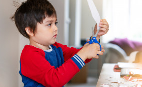 insegnare usare forbici