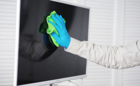 pulire schermo tv