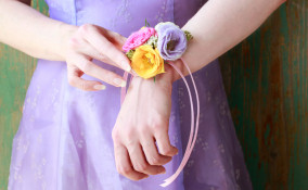 braccialetti fiori veri come fare, bracciali fiori veri, bracciali fiori freschi