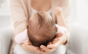 come pettinare neonati