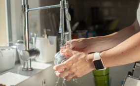 come pulire bottiglie vetro, come pulire bottiglie