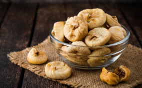 essiccare i fichi, sole, forno