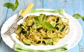 spaghetti, provolone del Monaco, ricetta alla Nerano