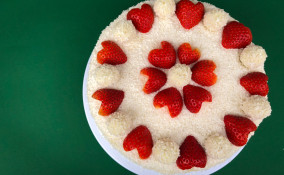 come decorare torta cocco, torta cocco decorata