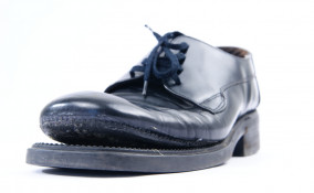 come incollare suola scarpe, come aggiustare suola scarpe