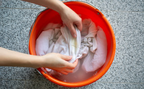 come togliere aloni gialli sudore maglie, come togliere macchie gialle