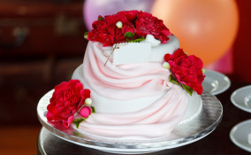 torte decorate con rose rosse pasta di zucchero, torte decorate pasta di zucchero, torte rose