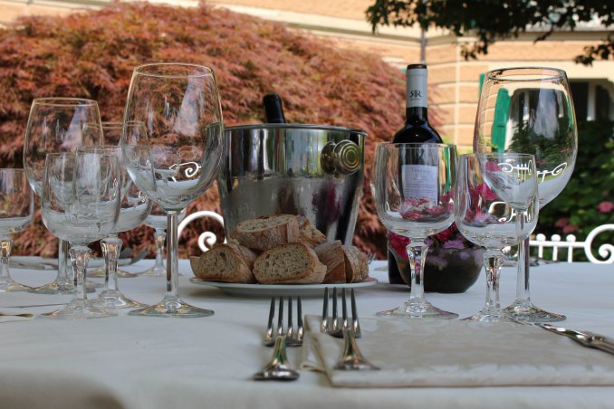 festeggiamento nozze ricevimento invitati sposi testimoni villa