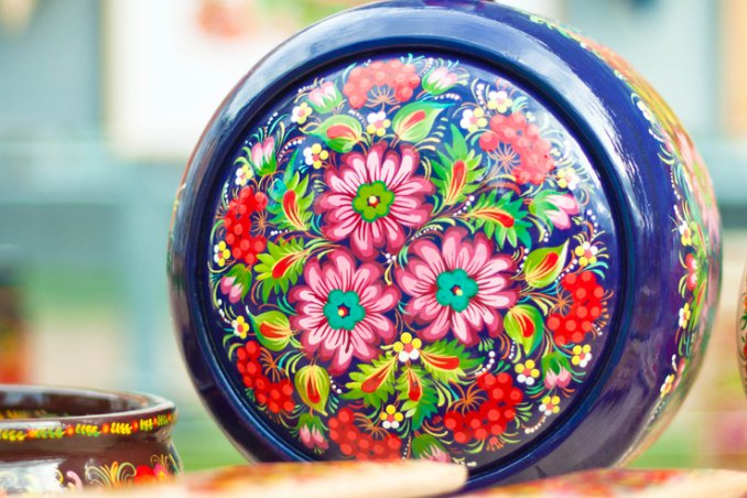 pavimento ceramica oggetti porcellana servizi piatti