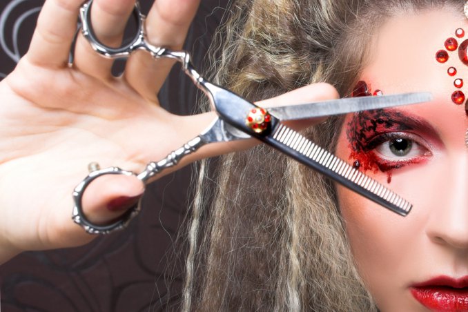 capelli frisé volume moda 