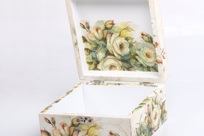 scatola portagioie decoupage decorazione