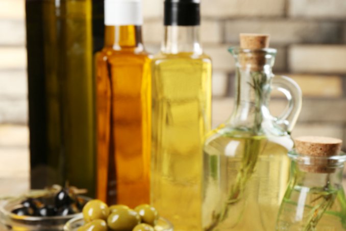 bottiglie vetro pulizia aceto sale